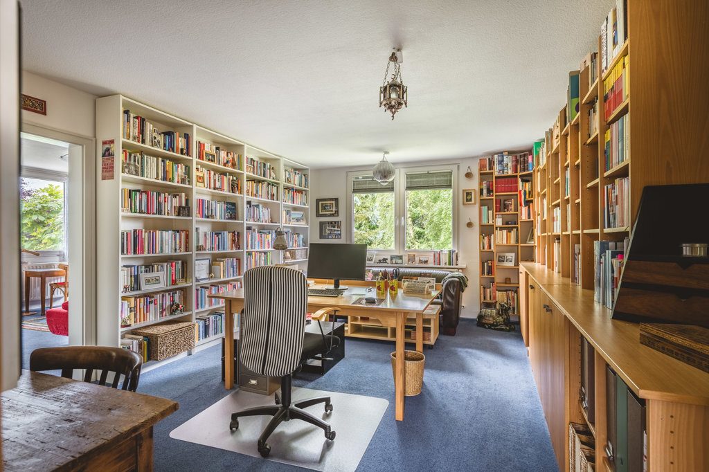 Immobilienangebot - Monschau - Wohnen - Top gepflegtes Landhaus mit Tandemgarage auf weitläufigem Grundstück