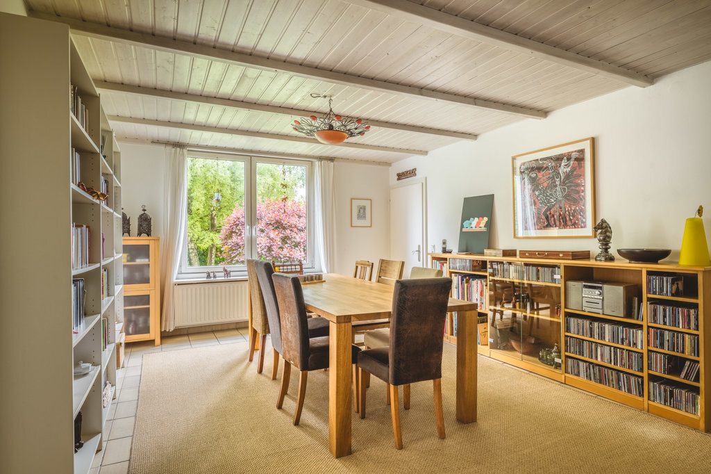 Immobilienangebot - Monschau - Wohnen - Top gepflegtes Landhaus mit Tandemgarage auf weitläufigem Grundstück