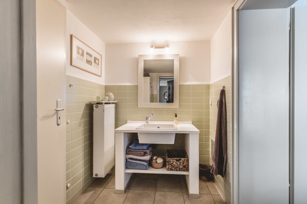 Immobilienangebot - Monschau - Wohnen - Top gepflegtes Landhaus mit Tandemgarage auf weitläufigem Grundstück