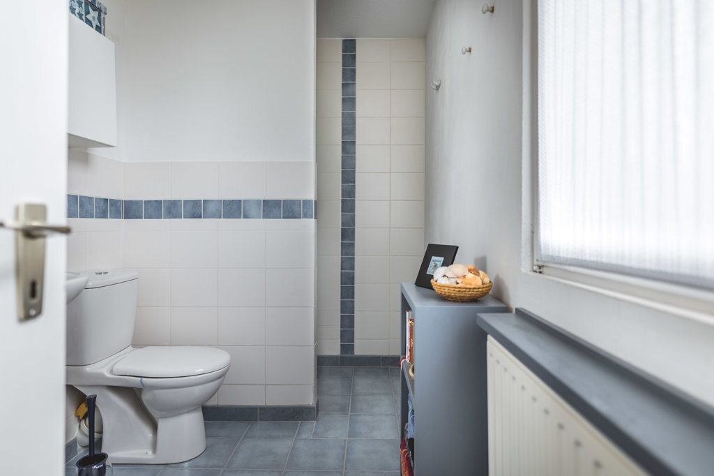 Immobilienangebot - Monschau - Wohnen - Top gepflegtes Landhaus mit Tandemgarage auf weitläufigem Grundstück