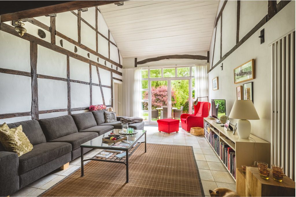 Immobilienangebot - Monschau - Wohnen - Top gepflegtes Landhaus mit Tandemgarage auf weitläufigem Grundstück