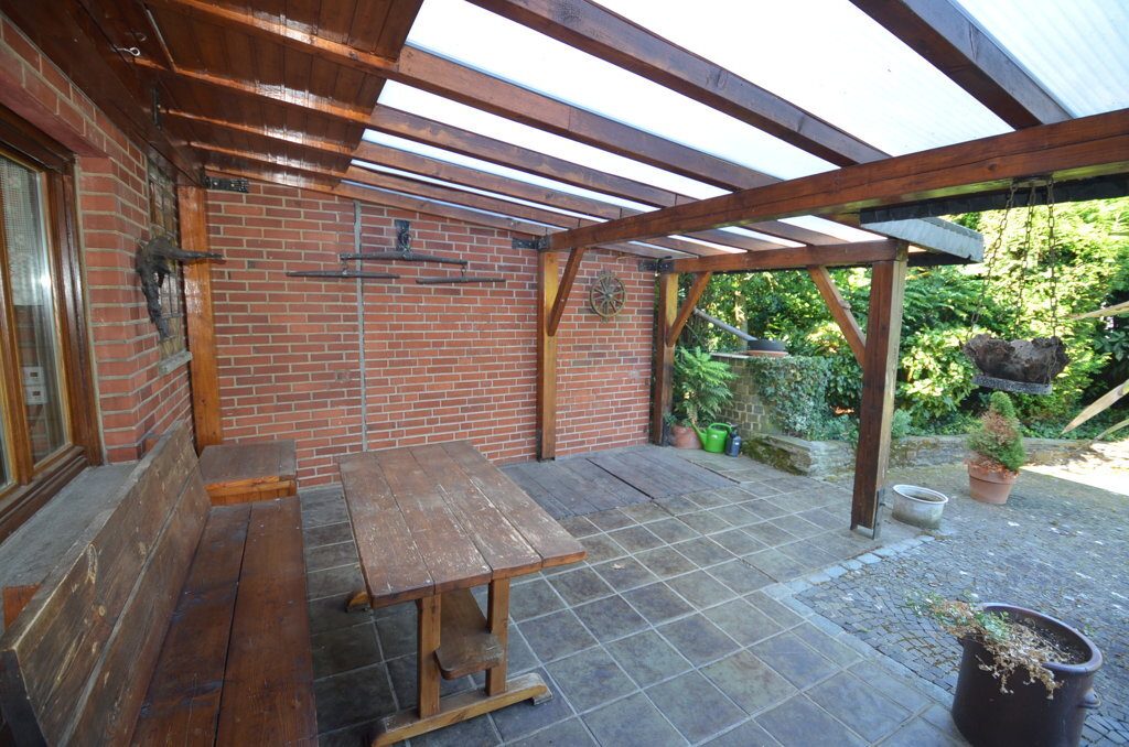 Immobilienangebot - Baesweiler - Wohnen - Großzügiges Einfamilienhaus mit Garage im Stadtzentrum