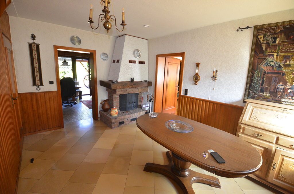 Immobilienangebot - Baesweiler - Wohnen - Großzügiges Einfamilienhaus mit Garage im Stadtzentrum