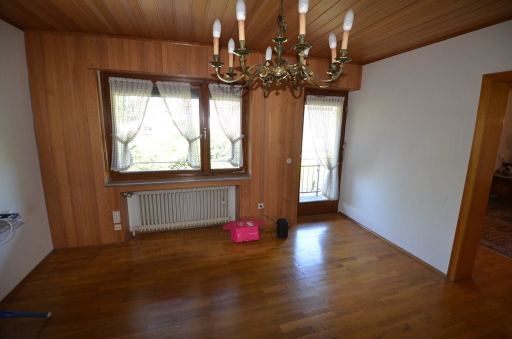 Immobilienangebot - Baesweiler - Wohnen - Großzügiges Einfamilienhaus mit Garage im Stadtzentrum