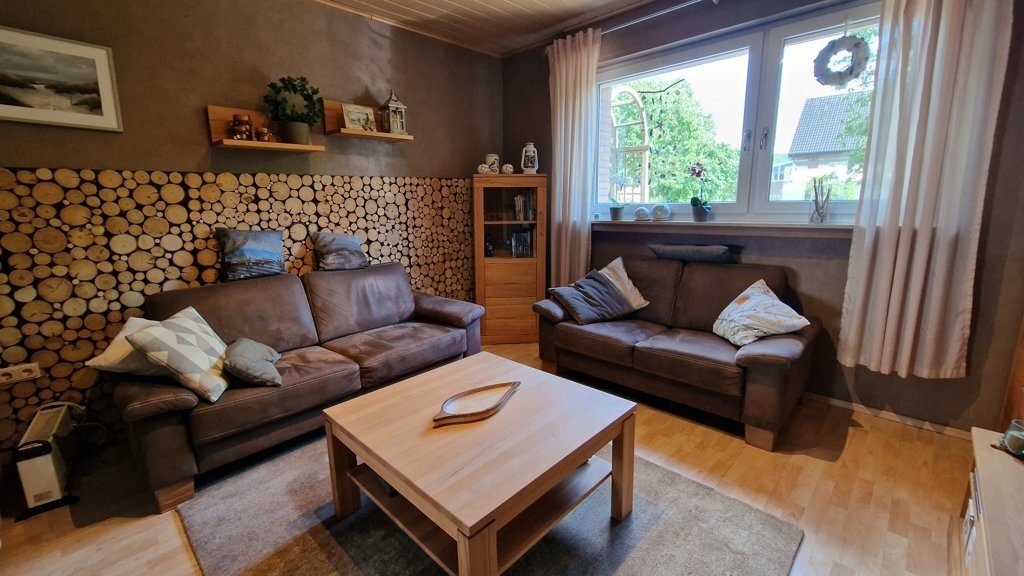 Immobilienangebot - Jülich - Wohnen - Freistehendes Einfamilienhaus mit großem Grundstück und separater Bauparzelle