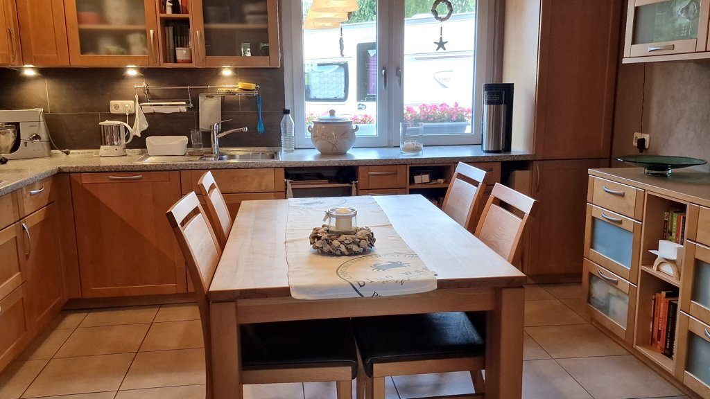 Immobilienangebot - Jülich - Wohnen - Freistehendes Einfamilienhaus mit großem Grundstück und separater Bauparzelle