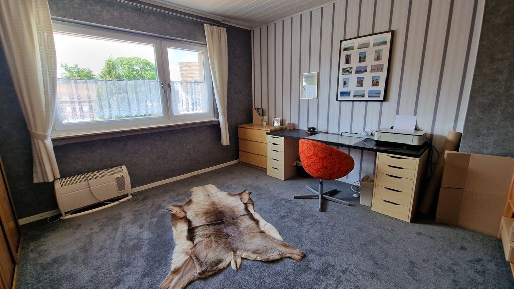 Immobilienangebot - Jülich - Wohnen - Freistehendes Einfamilienhaus mit großem Grundstück und separater Bauparzelle