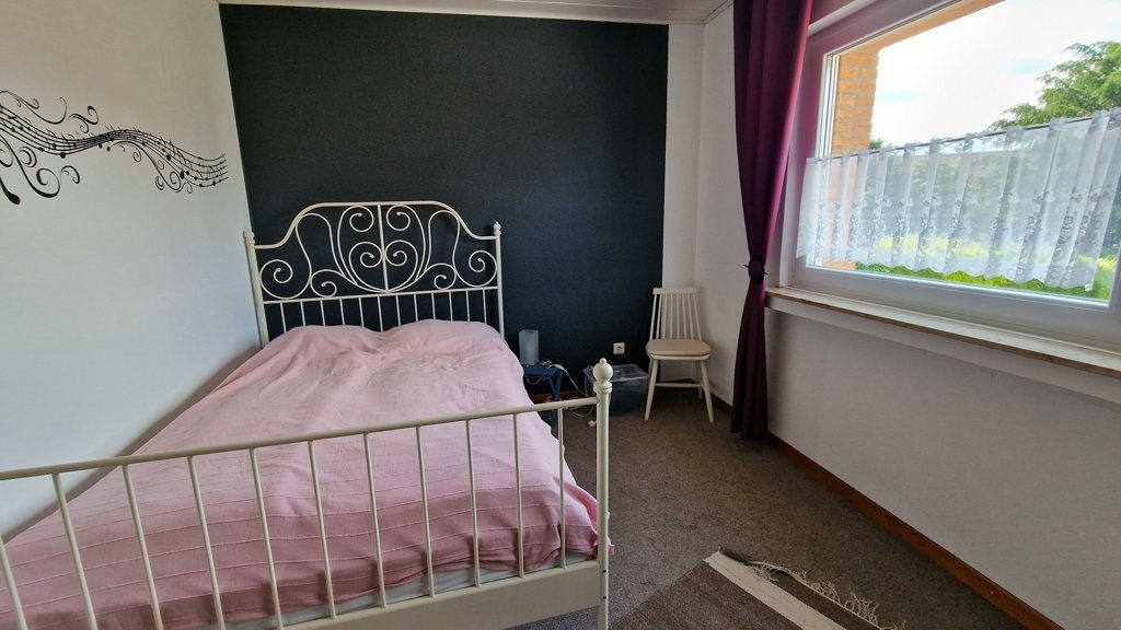Immobilienangebot - Jülich - Wohnen - Freistehendes Einfamilienhaus mit großem Grundstück und separater Bauparzelle