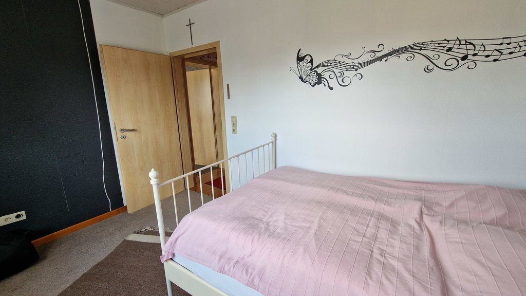 Immobilienangebot - Jülich - Wohnen - Freistehendes Einfamilienhaus mit großem Grundstück und separater Bauparzelle
