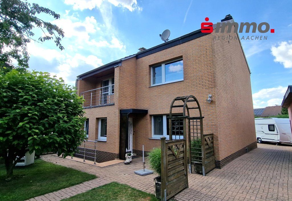 Immobilienangebot - Jülich - Wohnen - Freistehendes Einfamilienhaus mit großem Grundstück und separater Bauparzelle