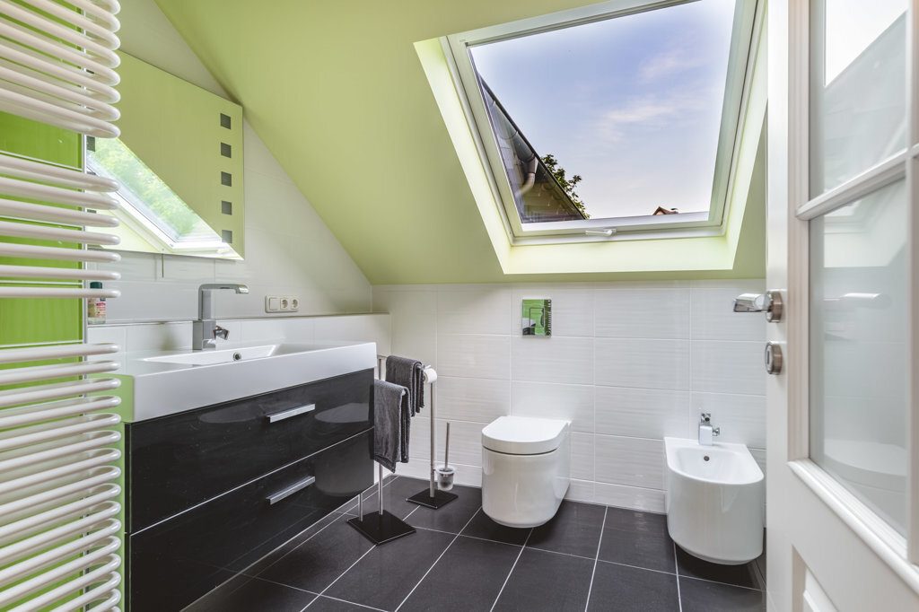 Immobilienangebot - Stolberg - Wohnen - Frei stehendes, komplett modernisiertes EFH in idyllischer Lage