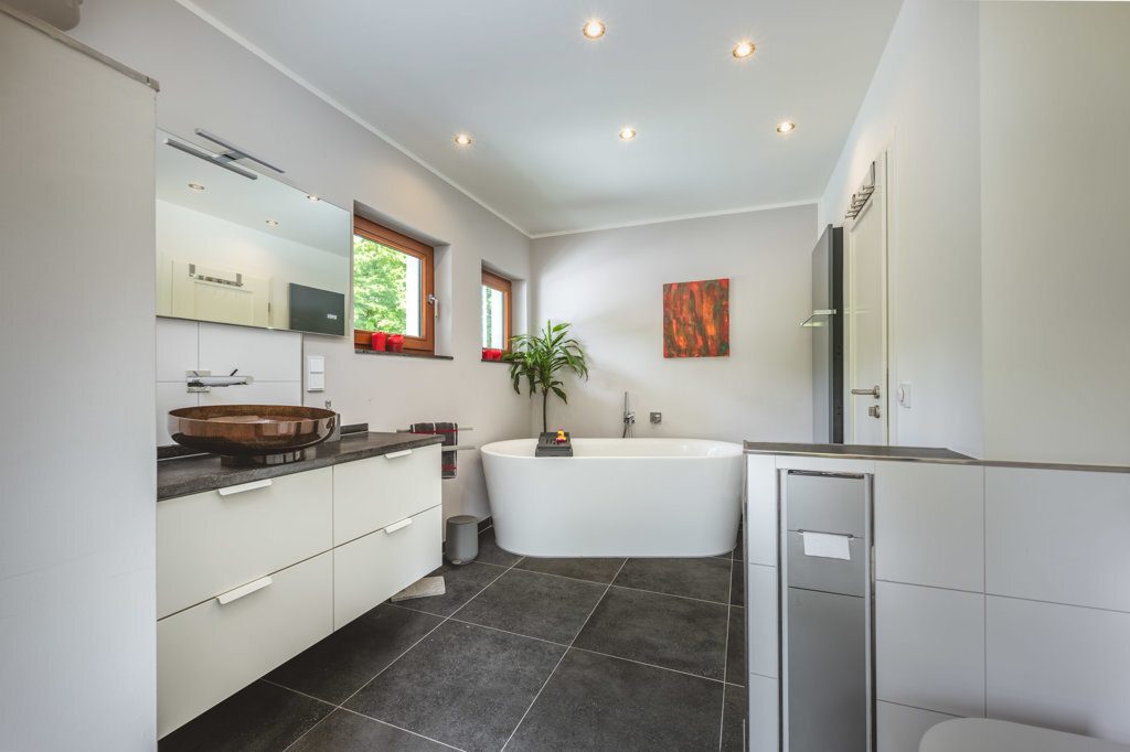 Immobilienangebot - Stolberg - Wohnen - Frei stehendes, komplett modernisiertes EFH in idyllischer Lage