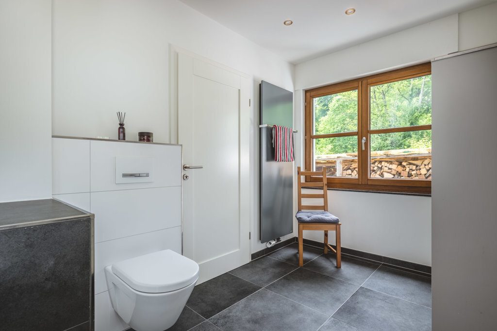 Immobilienangebot - Stolberg - Wohnen - Frei stehendes, komplett modernisiertes EFH in idyllischer Lage