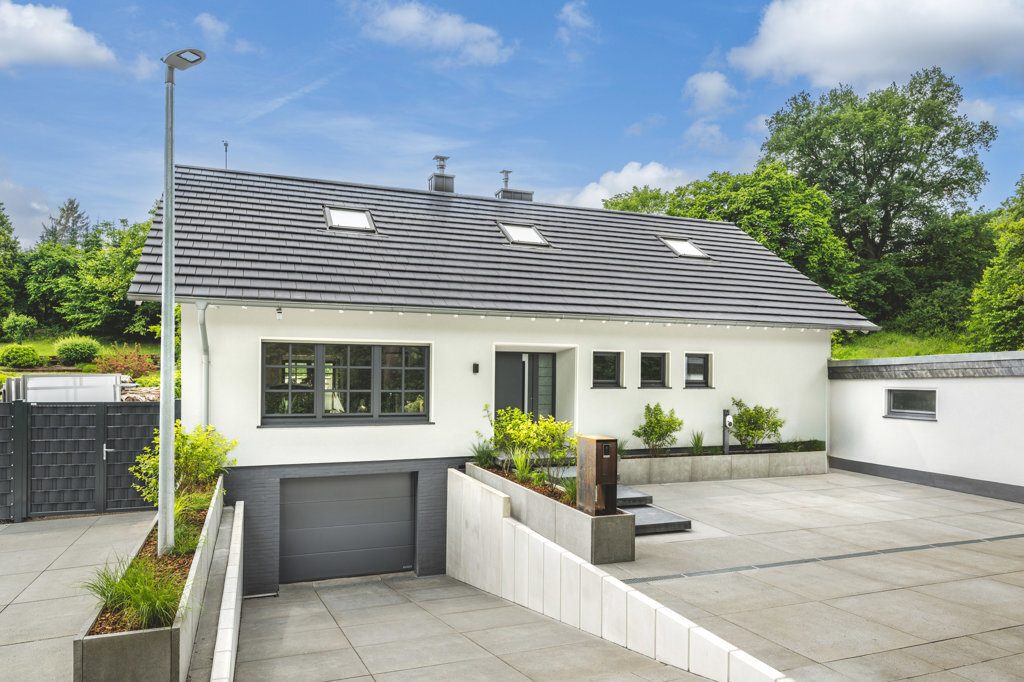 Immobilienangebot - Stolberg - Wohnen - Frei stehendes, komplett modernisiertes EFH in idyllischer Lage