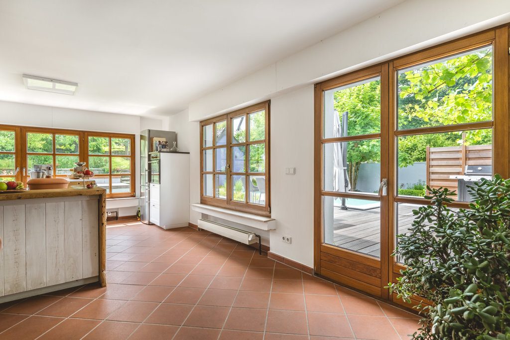 Immobilienangebot - Stolberg - Wohnen - Frei stehendes, komplett modernisiertes EFH in idyllischer Lage