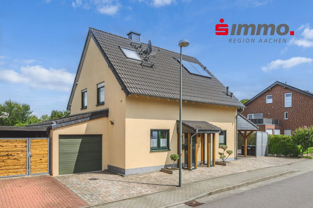 Immobilienangebot - Alsdorf - Wohnen - Freistehendes Einfamilienhaus mit Garage und großem Garten