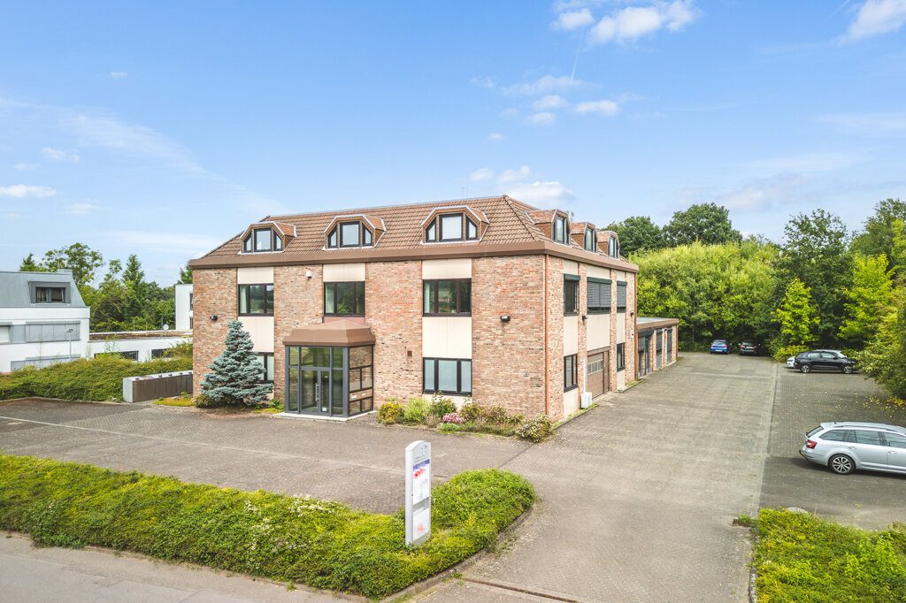 Immobilienangebot - Aachen - Rest/Spezial - Großzügig geschnittene Büroeinheit mit ausreichend Stellplätzen in modernem Bürokomplex