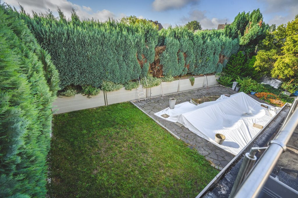 Immobilienangebot - Aldenhoven - Wohnen - Großes, freistehendes Einfamilienhaus mit Einliegerwohnung und Garage  in Siersdorf