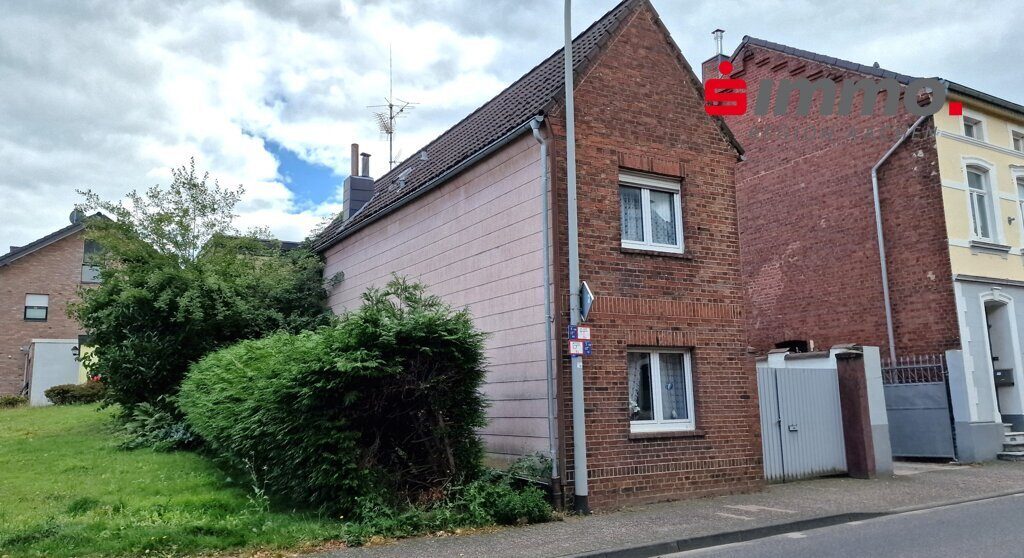 Immobilienangebot - Würselen - Wohnen - Bereit für neue Ideen!
Kleines Einfamilienhaus mit 2 Garagen in Linden-Neusen