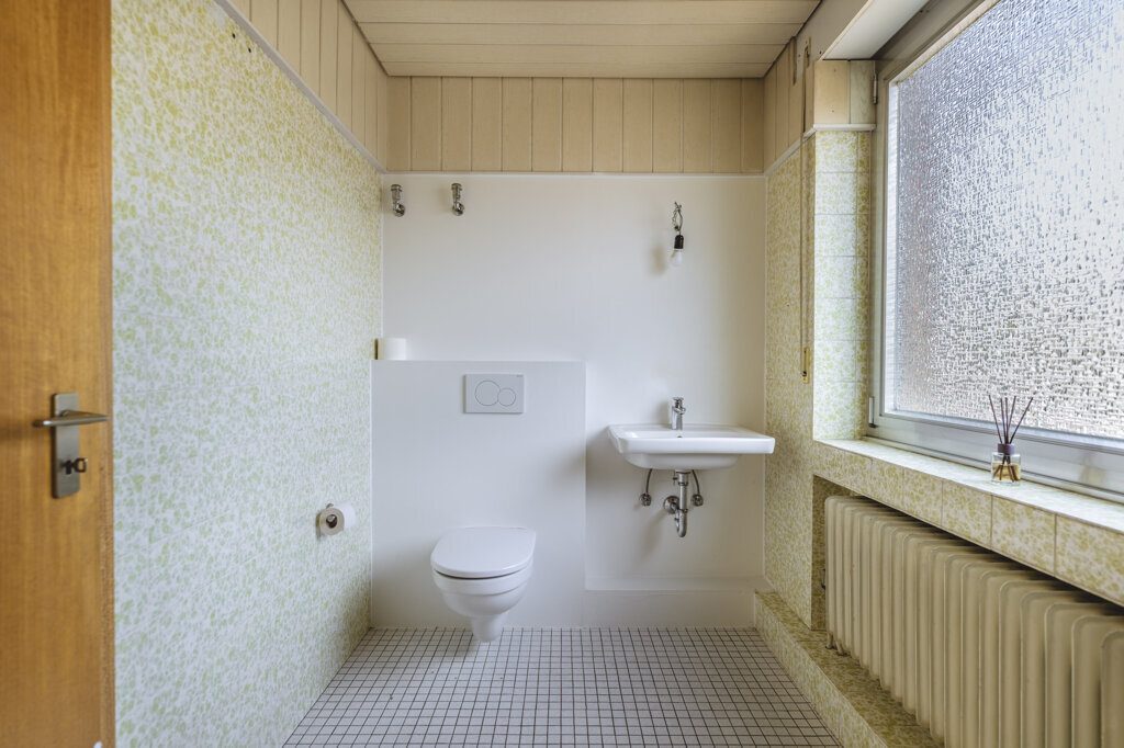 Immobilienangebot - Mönchengladbach - Wohnen - Attraktives Einfamilienhaus für die Familie!
Sonniges Grundstück mit schönem Garten, Doppelgarage
und zusätzlicher Ausbaureserve im Dachgeschoss