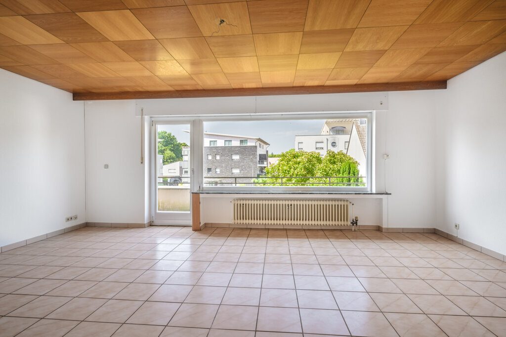 Immobilienangebot - Mönchengladbach - Wohnen - Attraktives Einfamilienhaus für die Familie!
Sonniges Grundstück mit schönem Garten, Doppelgarage
und zusätzlicher Ausbaureserve im Dachgeschoss
