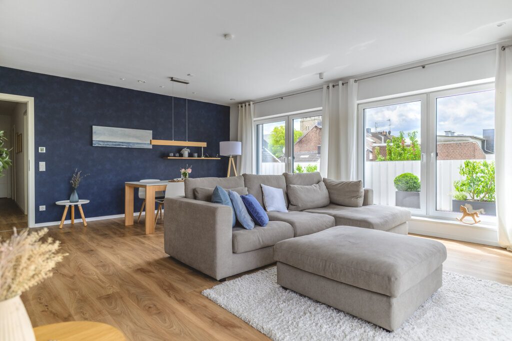 Immobilienangebot - Würselen - Wohnen - Linden Neusen!
Luxuriöses Einfamilienhaus mit Einliegerwohnung und zusätzlichem Mehrfamilienhaus