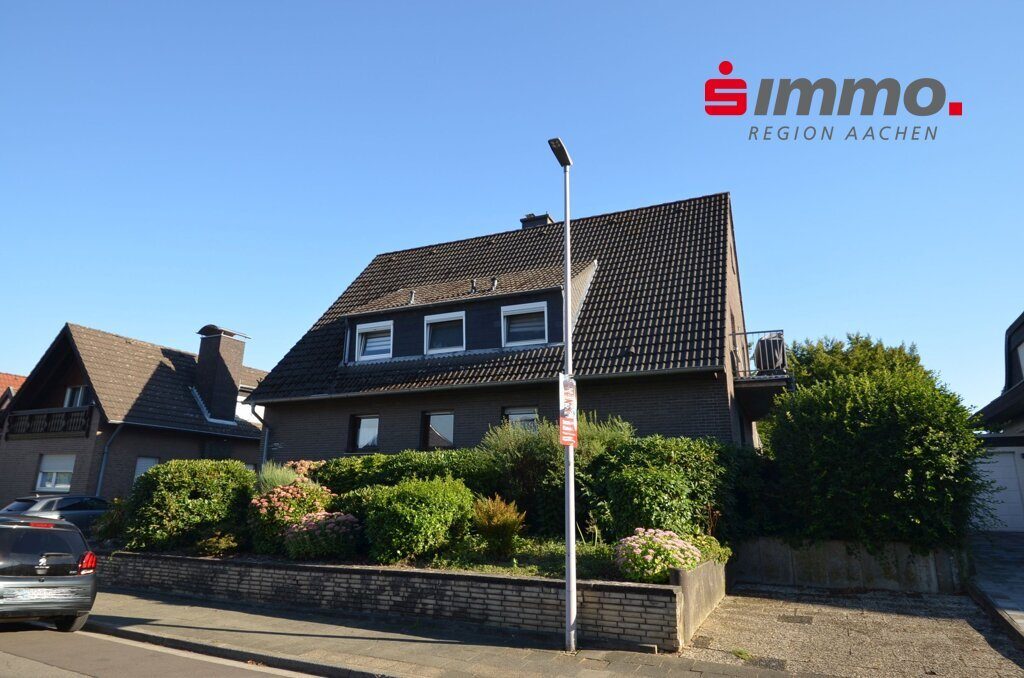 Immobilienangebot - Alsdorf - Wohnen - Freistehendes Zweifamilienhaus mit Garage und tollem Süd-Grundstück