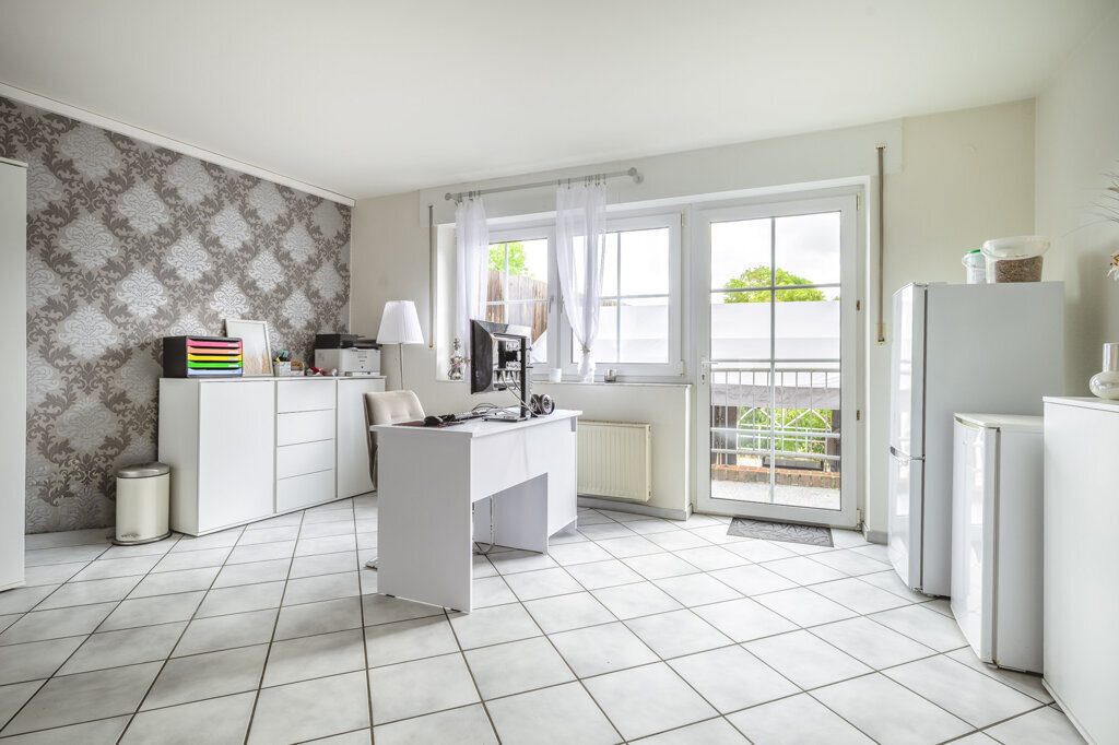 Immobilienangebot - Alsdorf - Wohnen - Überaus gepflegtes Zweifamilienhaus mit Apartment und tollem Grundstück