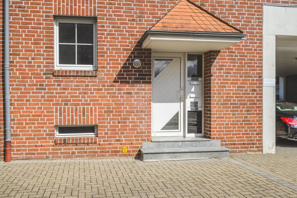 Immobilienangebot - Alsdorf - Wohnen - Überaus gepflegtes Zweifamilienhaus mit Apartment und tollem Grundstück