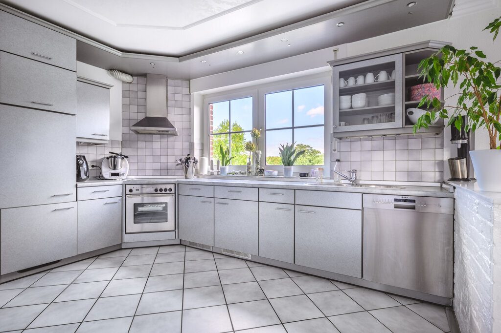 Immobilienangebot - Alsdorf - Wohnen - Überaus gepflegtes Zweifamilienhaus mit Apartment und tollem Grundstück