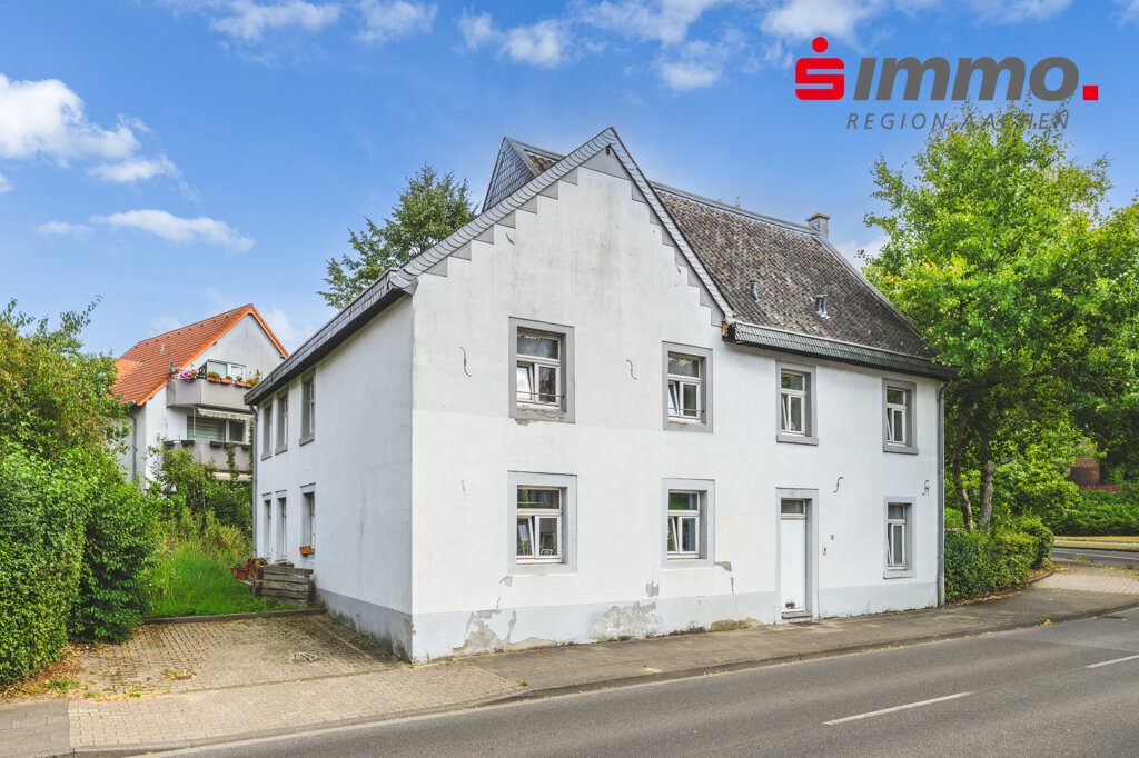 Immobilienangebot - Aachen - Renditehäuser - Denkmalgeschütztes historisches Mehrfamilienhaus
mit drei Wohneinheiten in beliebter und ruhiger Lage