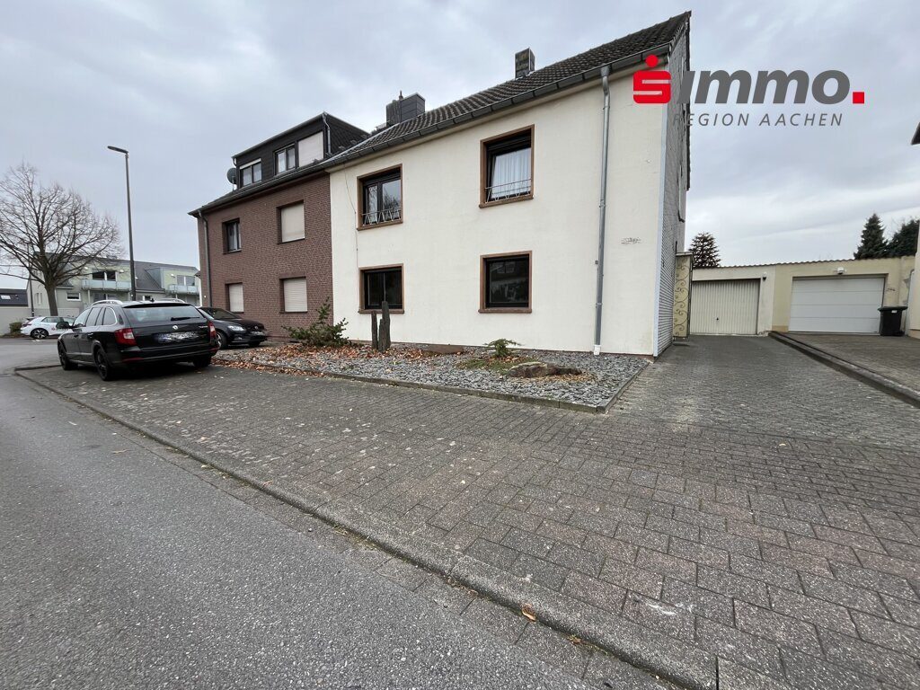Immobilienangebot - Baesweiler - Wohnen - Bezugsfreies Zweifamilienhaus mit Süd-Grundstück Nähe Märchenviertel