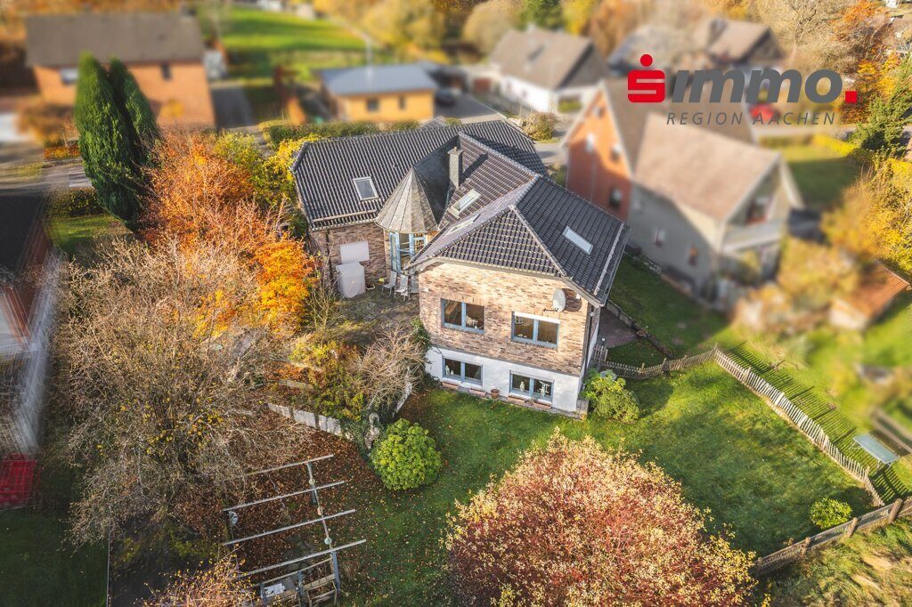 Immobilienangebot - Roetgen - Wohnen - Geräumiges Einfamilienhaus mit Einliegerwohnung in zentraler Lage