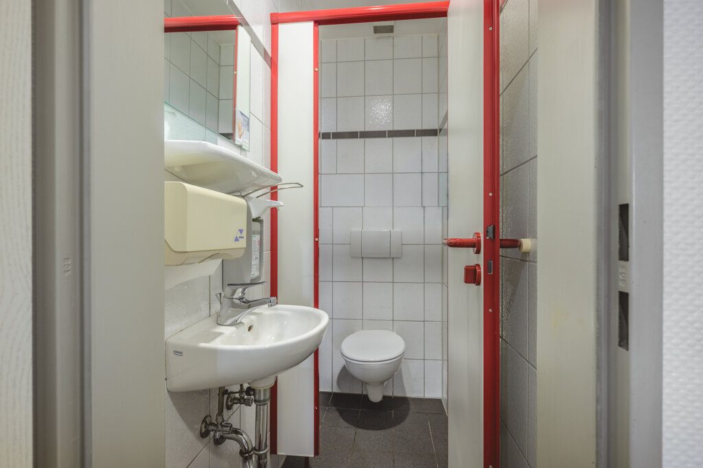 Immobilienangebot - Würselen - Rest/Spezial - Würselen-Scherberg
Große Büro-/Praxisräume mit zahlreichen PKW-Stellplätzen in sehr guter Lage