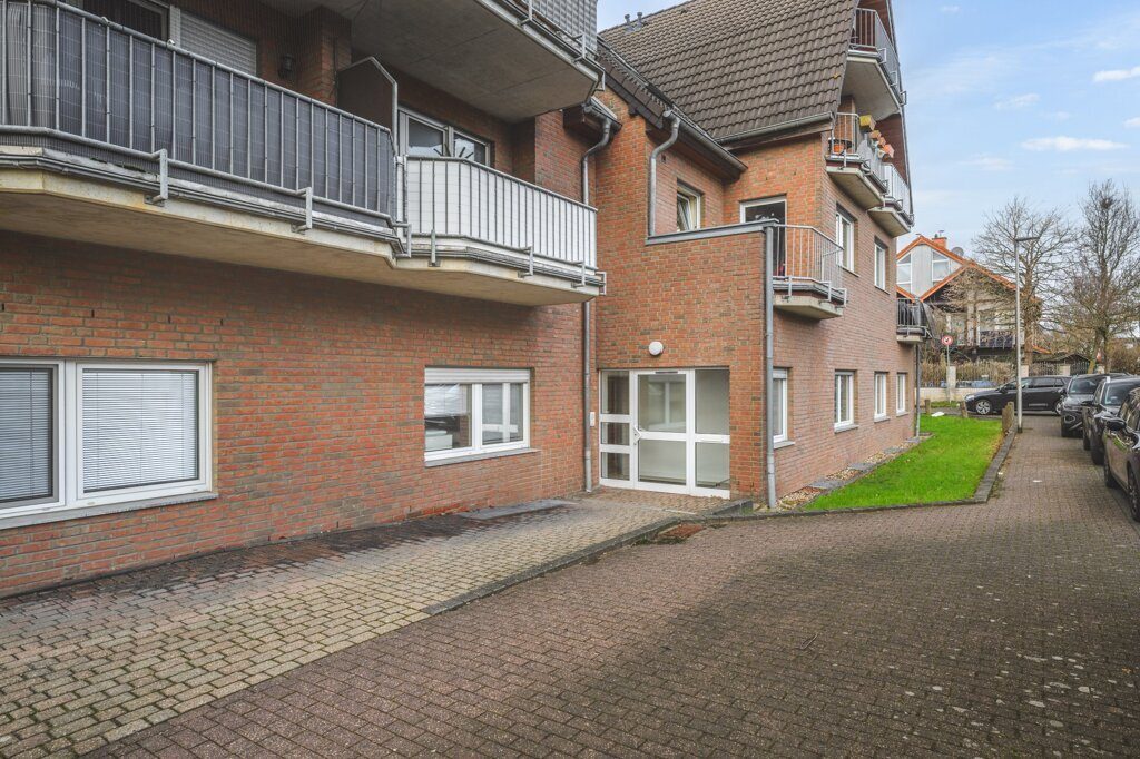 Immobilienangebot - Würselen - Rest/Spezial - Würselen-Scherberg
Große Büro-/Praxisräume mit zahlreichen PKW-Stellplätzen in sehr guter Lage