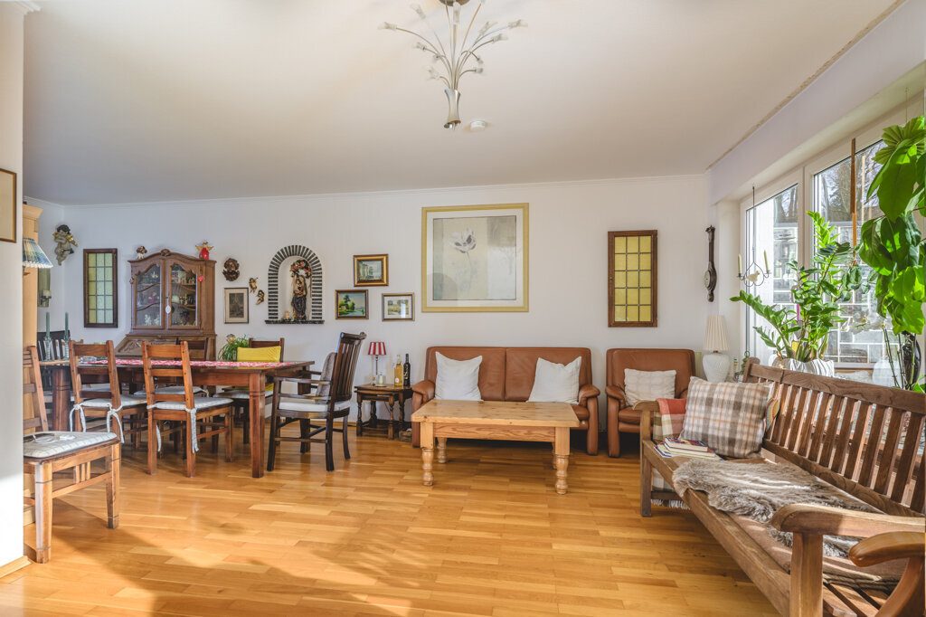 Immobilienangebot - Aachen - Wohnen - Laurensberg!
Liebevoll gepflegtes Einfamilienhaus in bestem Wohnumfeld