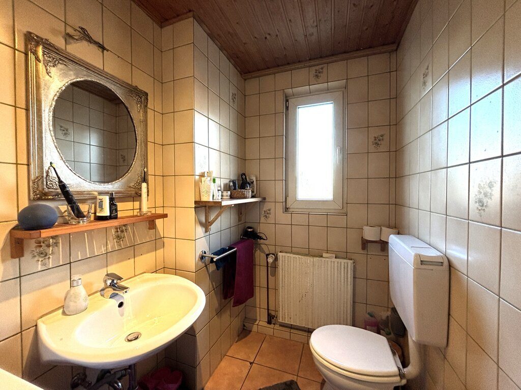 Immobilienangebot - Würselen - Wohnen - Broichweiden!
Bezugsfreies 2-Familienhaus mit Garage und traumhaftem Garten