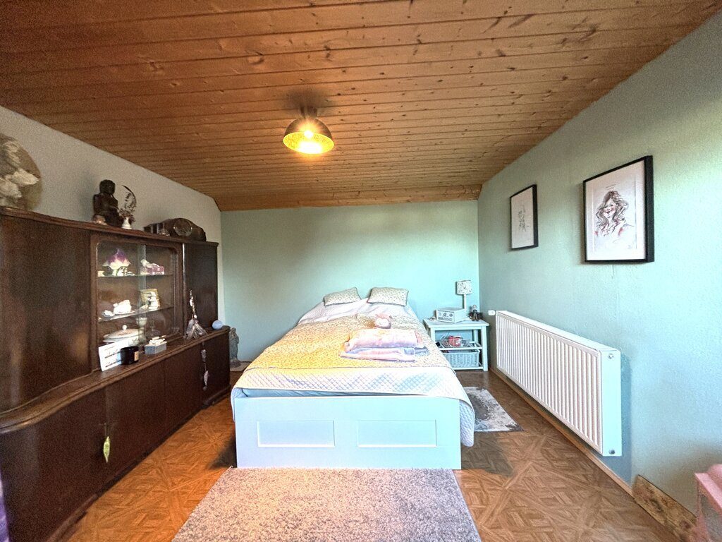 Immobilienangebot - Würselen - Wohnen - Broichweiden!
Bezugsfreies 2-Familienhaus mit Garage und traumhaftem Garten