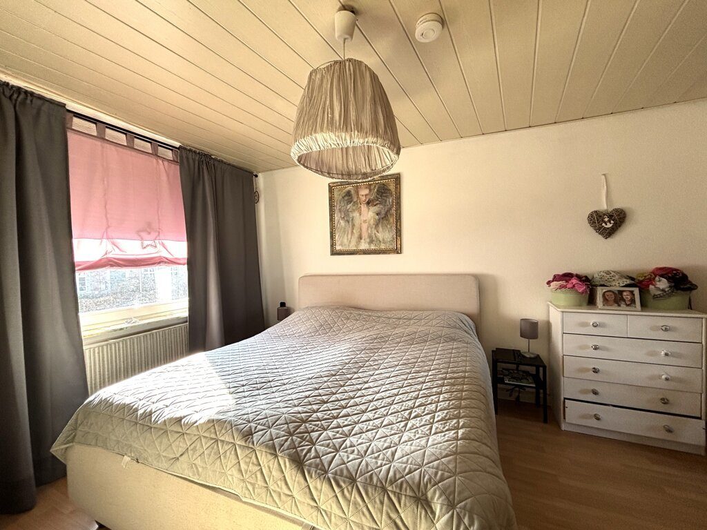 Immobilienangebot - Würselen - Wohnen - Broichweiden!
Bezugsfreies 2-Familienhaus mit Garage und traumhaftem Garten