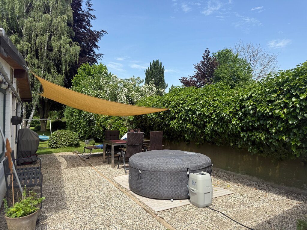 Immobilienangebot - Würselen - Wohnen - Broichweiden!
Bezugsfreies 2-Familienhaus mit Garage und traumhaftem Garten