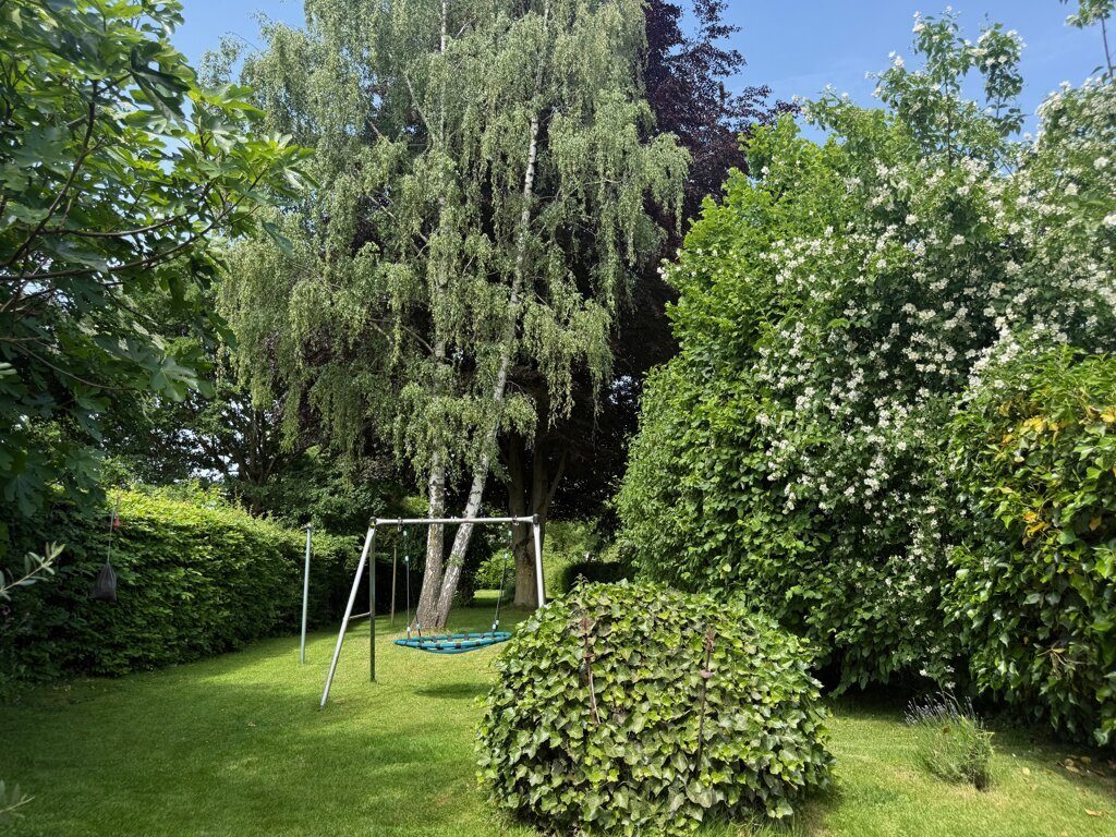 Immobilienangebot - Würselen - Wohnen - Broichweiden!
Bezugsfreies 2-Familienhaus mit Garage und traumhaftem Garten