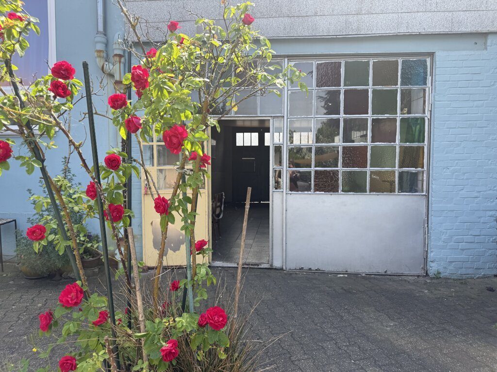 Immobilienangebot - Würselen - Wohnen - Broichweiden!
Bezugsfreies 2-Familienhaus mit Garage und traumhaftem Garten