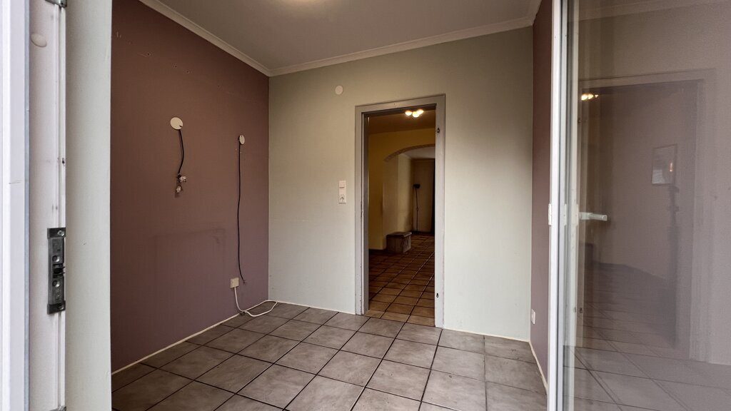 Immobilienangebot - Alsdorf - Wohnen - Sanierungsbedürftiges Einfamilienhaus
mit sonnigem Grundstück in ruhiger Lage