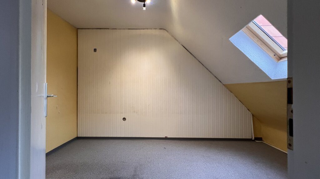 Immobilienangebot - Alsdorf - Wohnen - Sanierungsbedürftiges Einfamilienhaus
mit sonnigem Grundstück in ruhiger Lage