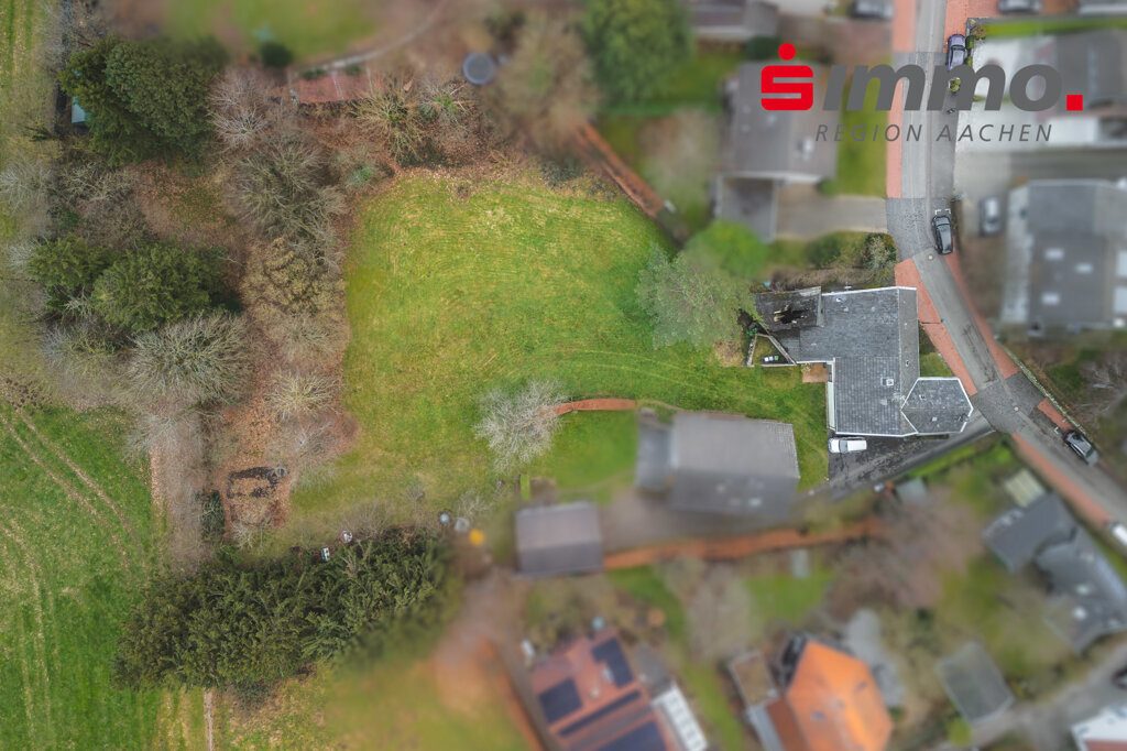 Immobilienangebot - Aachen - Grundstücke - Großes Baugrundstück für ein Einfamilienhaus
mit Altbestand in sehr ruhiger und beliebter Lage