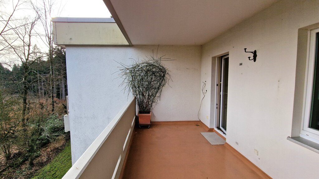 Immobilienangebot - Aachen - Wohnen - Der Blick ins Grüne!
Bezugsfreie 3 Zimmerwohnung mit großem Balkon und PKW Stellplatz