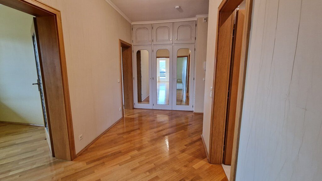 Immobilienangebot - Aachen - Wohnen - Der Blick ins Grüne!
Bezugsfreie 3 Zimmerwohnung mit großem Balkon und PKW Stellplatz