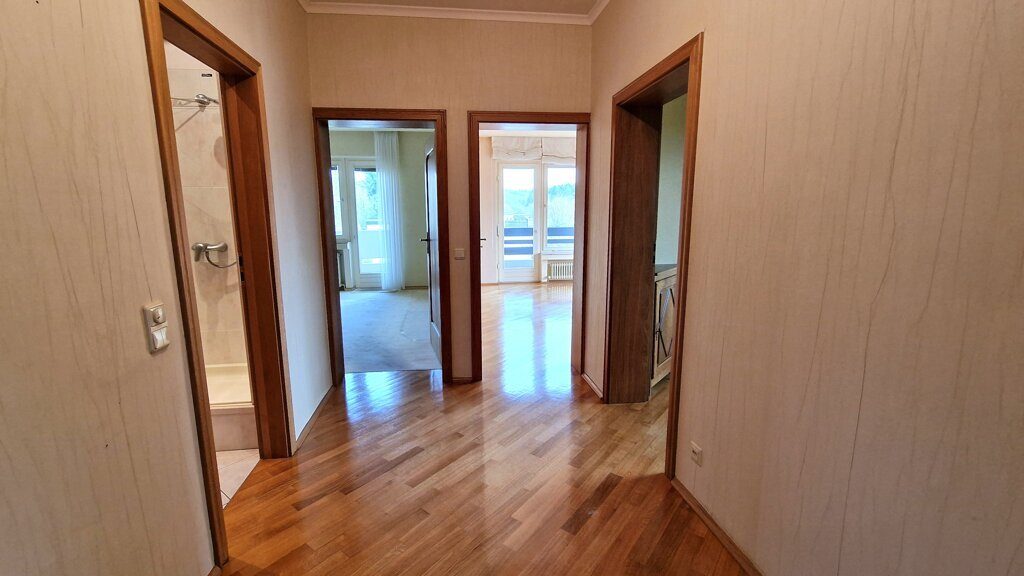 Immobilienangebot - Aachen - Wohnen - Der Blick ins Grüne!
Bezugsfreie 3 Zimmerwohnung mit großem Balkon und PKW Stellplatz
