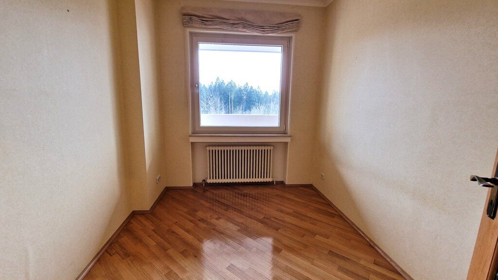 Immobilienangebot - Aachen - Wohnen - Der Blick ins Grüne!
Bezugsfreie 3 Zimmerwohnung mit großem Balkon und PKW Stellplatz