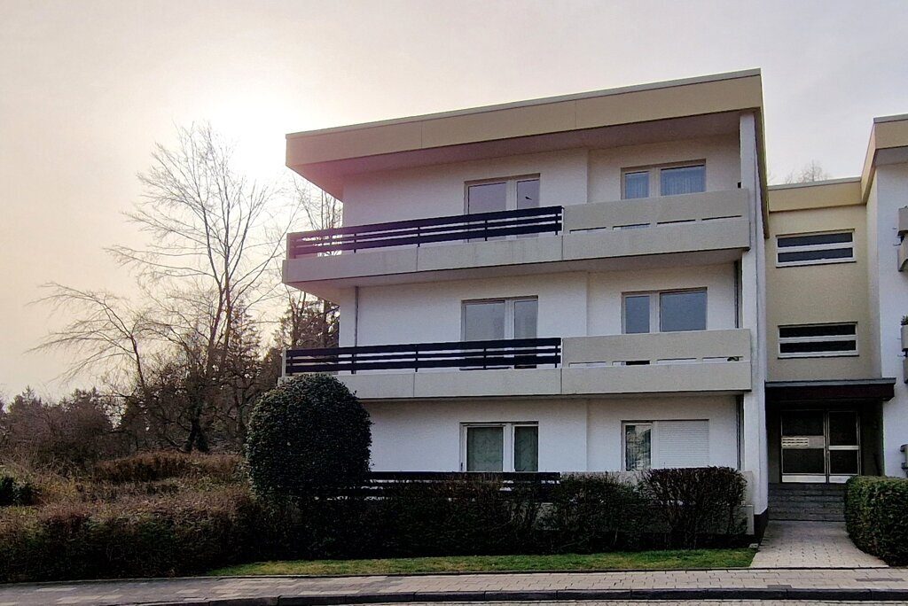 Immobilienangebot - Aachen - Wohnen - Der Blick ins Grüne!
Bezugsfreie 3 Zimmerwohnung mit großem Balkon und PKW Stellplatz